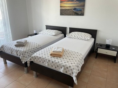 Apartment Two bedroom apartment with terrace and sea view Vantačići, Krk A-5566-a - Outdoor photo 13