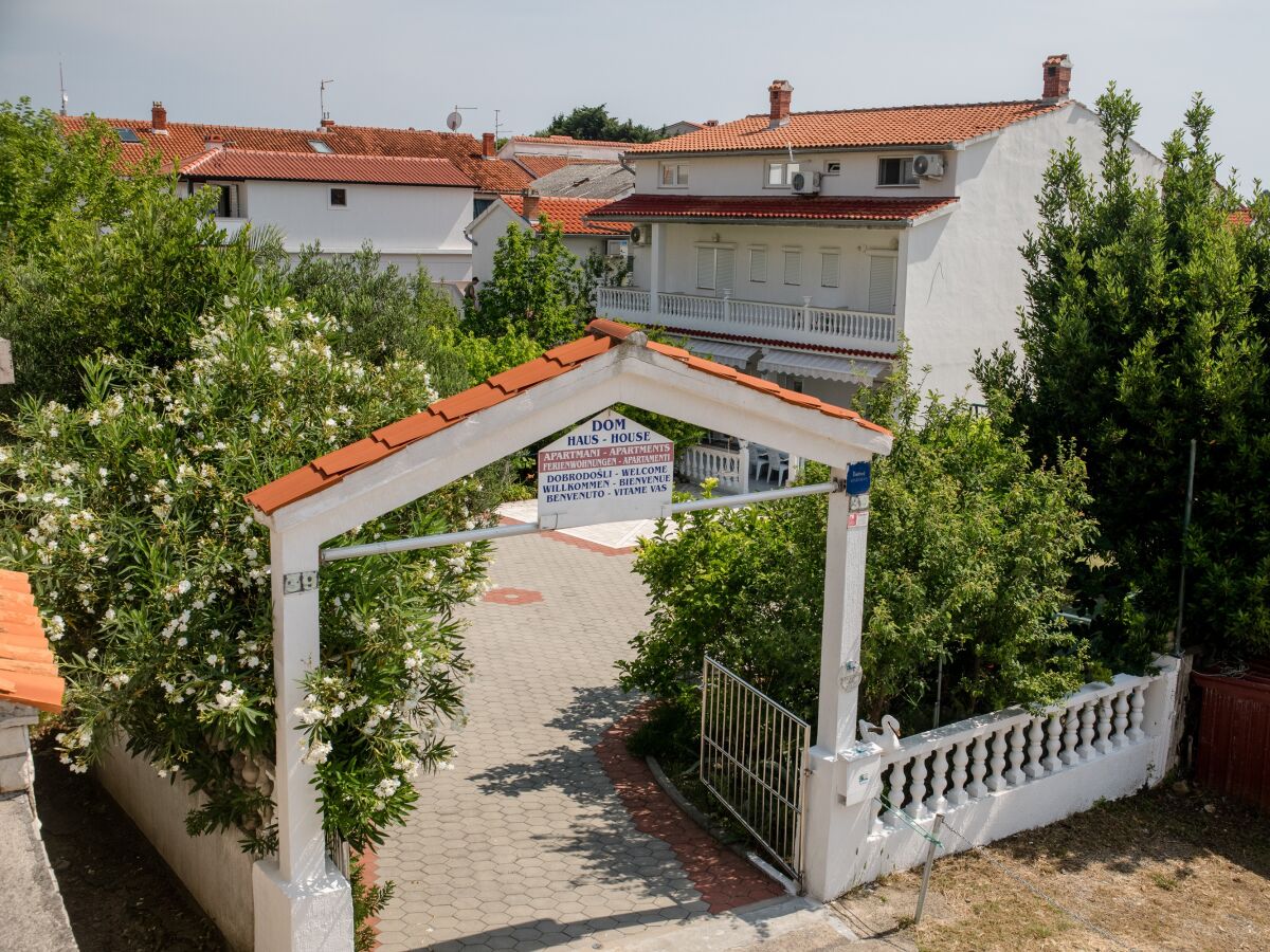 Apartment Three bedroom apartment with terrace Palit, Rab A-4990-a - Outdoor photo 2