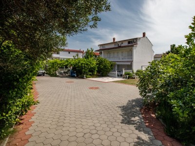 Apartment Three bedroom apartment with terrace Palit, Rab A-4990-a in Rab - Apartment