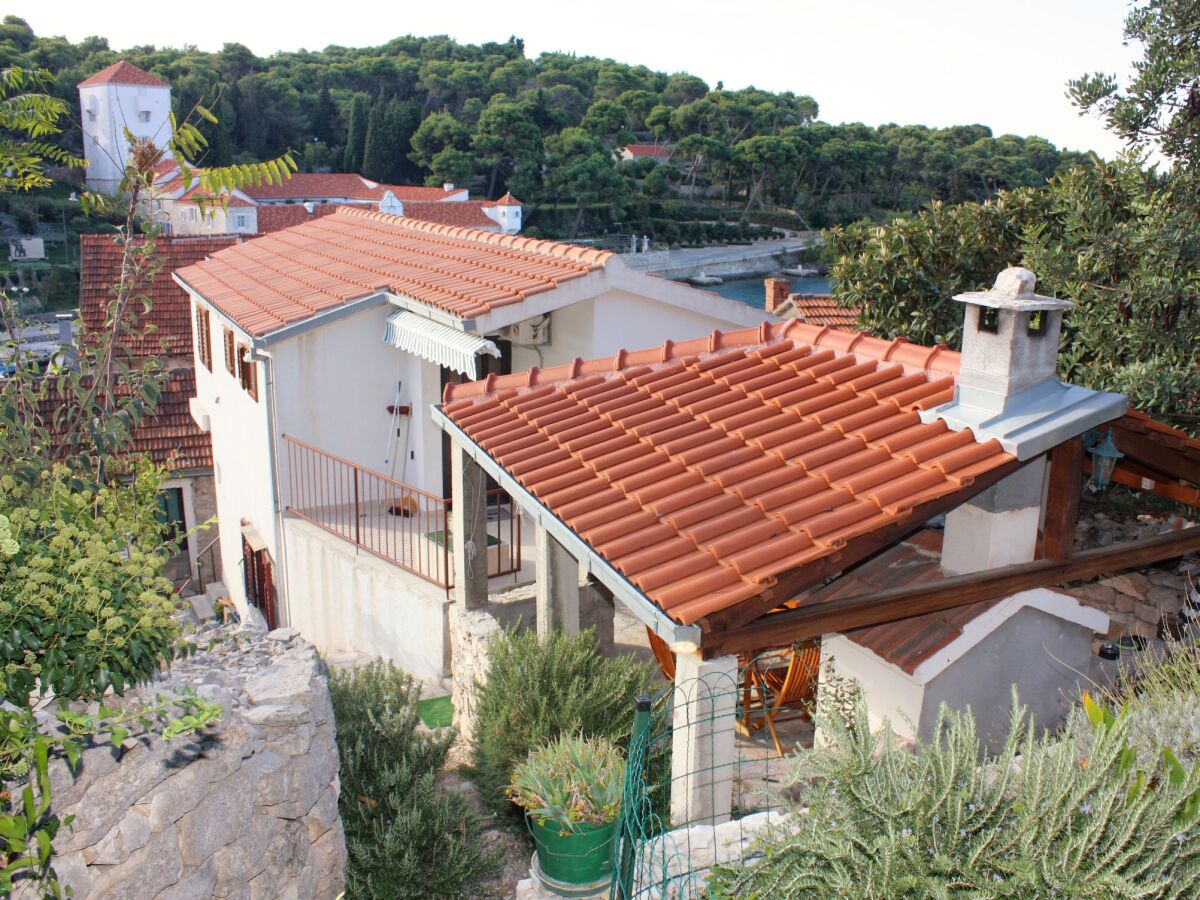 Apartment Two bedroom apartment with balcony and sea view Maslinica, Šolta A-5188-a - Outdoor photo 3