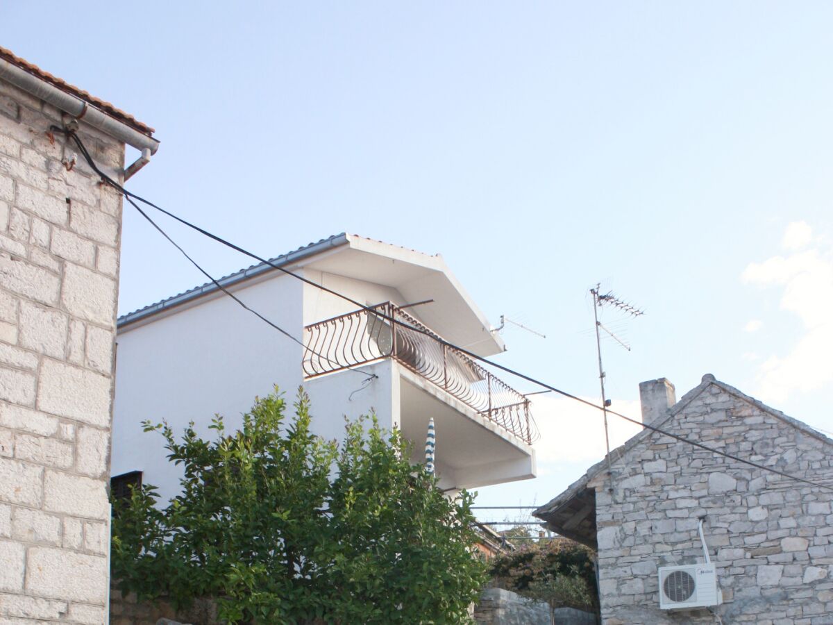 Apartment Two bedroom apartment with balcony and sea view Maslinica, Šolta A-5188-a - Outdoor photo 4