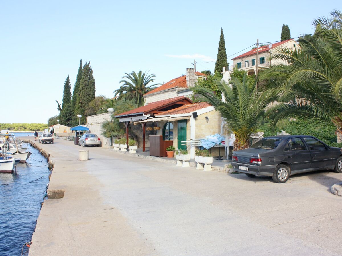 Apartment Two bedroom apartment with balcony and sea view Maslinica, Šolta A-5188-a - Outdoor photo 5