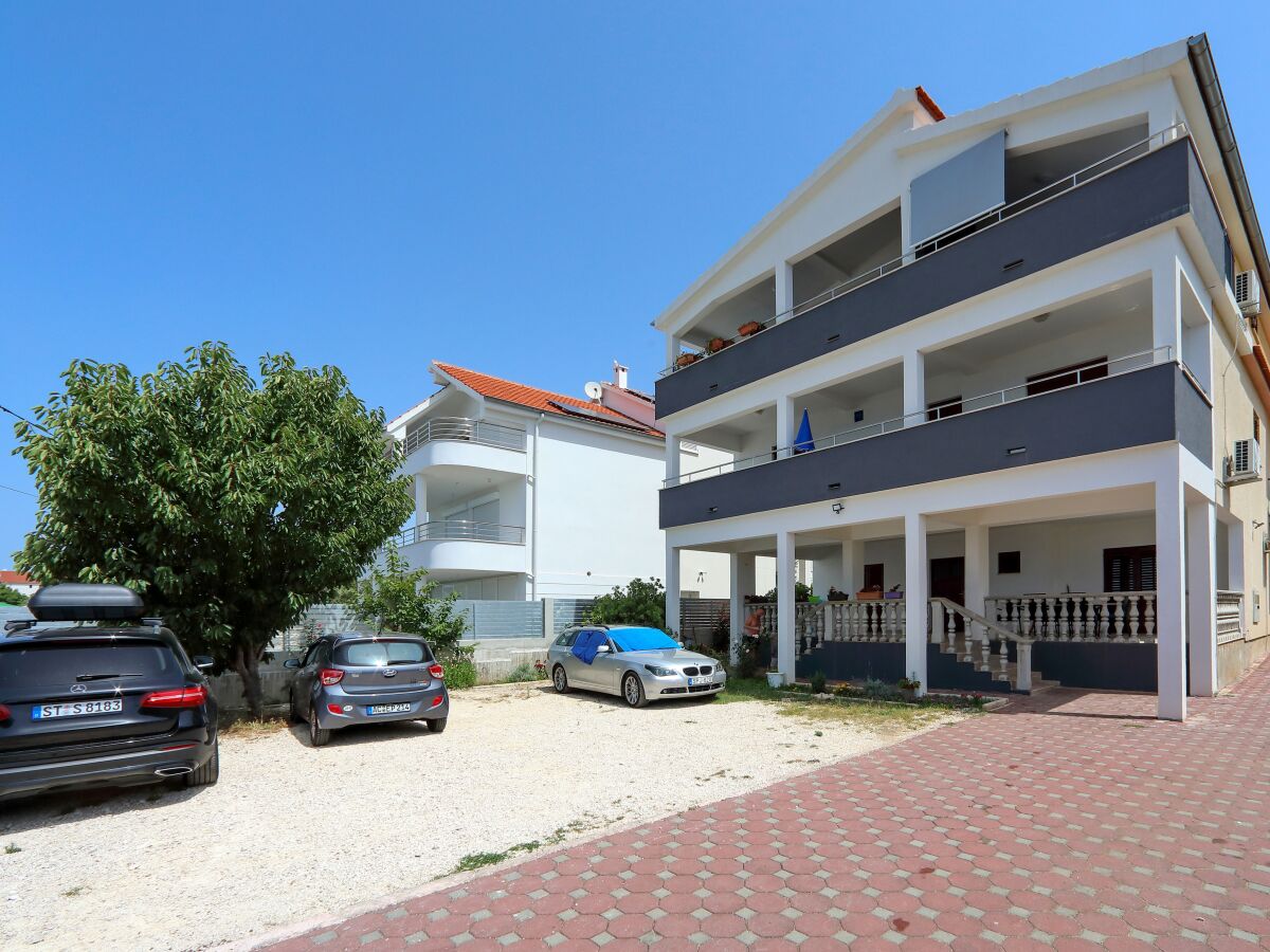 Apartment Three bedroom apartment near beach Bibinje, Zadar A-5780-d