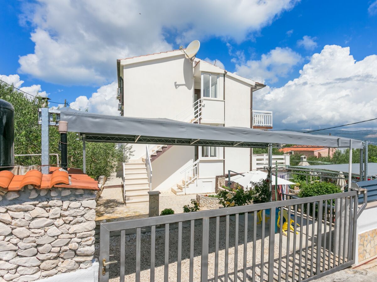 Apartment One bedroom apartment with balcony and sea view Slatine, Čiovo A-6000-b - Outdoor photo 4