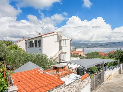 Apartment One bedroom apartment with balcony and sea view Slatine, Čiovo A-6000-b in Slatine - Apartment