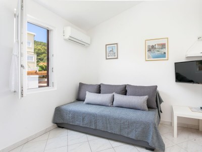 Apartment One bedroom apartment with balcony and sea view Slatine, Čiovo A-6000-b - Outdoor photo 27