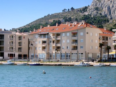 Apartment One bedroom apartment with balcony and sea view Omiš A-6073-a in Omiš - Apartment