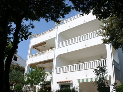 Apartment One bedroom apartment near beach Mandre, Pag A-6518-b - Outdoor photo 5
