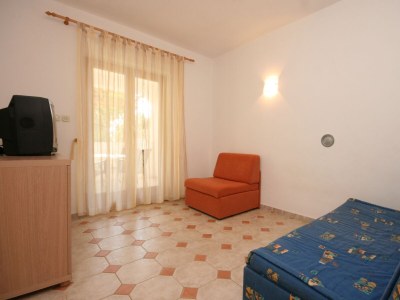Apartment One bedroom apartment near beach Mandre, Pag A-6518-b - Outdoor photo 11