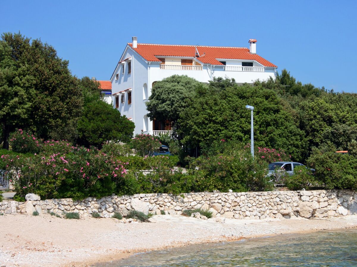 Apartment Two bedroom apartment near beach Mandre, Pag A-6518-d - Outdoor photo 2