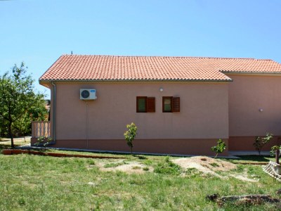 Apartment One bedroom apartment with terrace Rovanjska, Paklenica A-6209-a - Outdoor photo 5