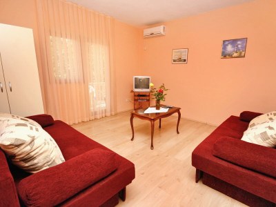 Apartment One bedroom apartment with terrace Rovanjska, Paklenica A-6209-a - Outdoor photo 12