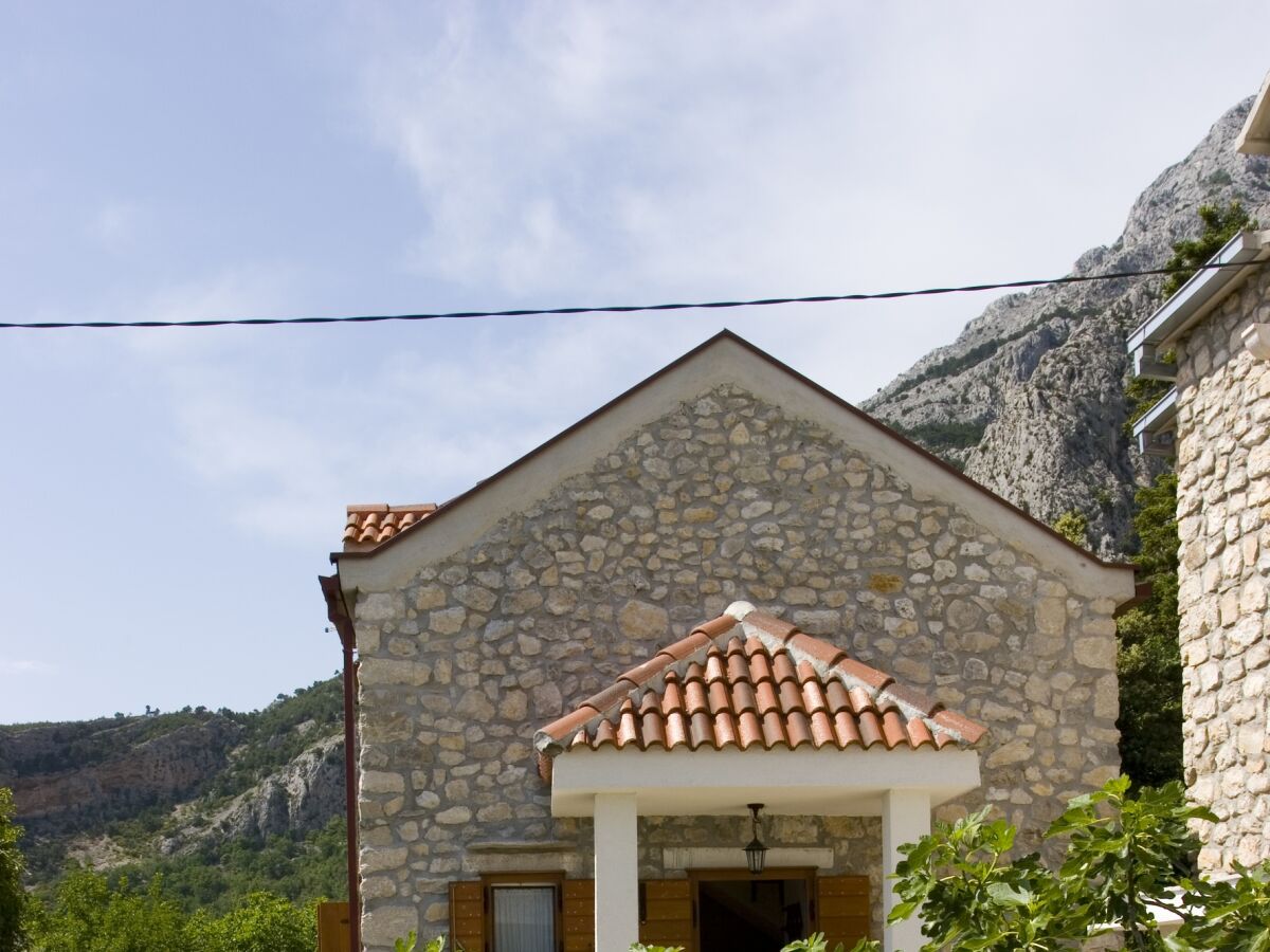 Holiday house Two bedroom house with terrace and sea view Gornji Tučepi - Podpeć, Makarska K-6915 - Outdoor photo 3