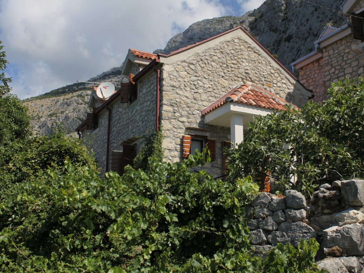 Holiday house Two bedroom house with terrace and sea view Gornji Tučepi - Podpeć, Makarska K-6915 - Outdoor photo 4