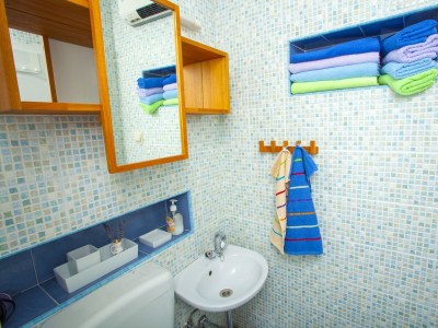 Holiday house Two bedroom house with terrace and sea view Gornji Tučepi - Podpeć, Makarska K-6915 - Outdoor photo 47