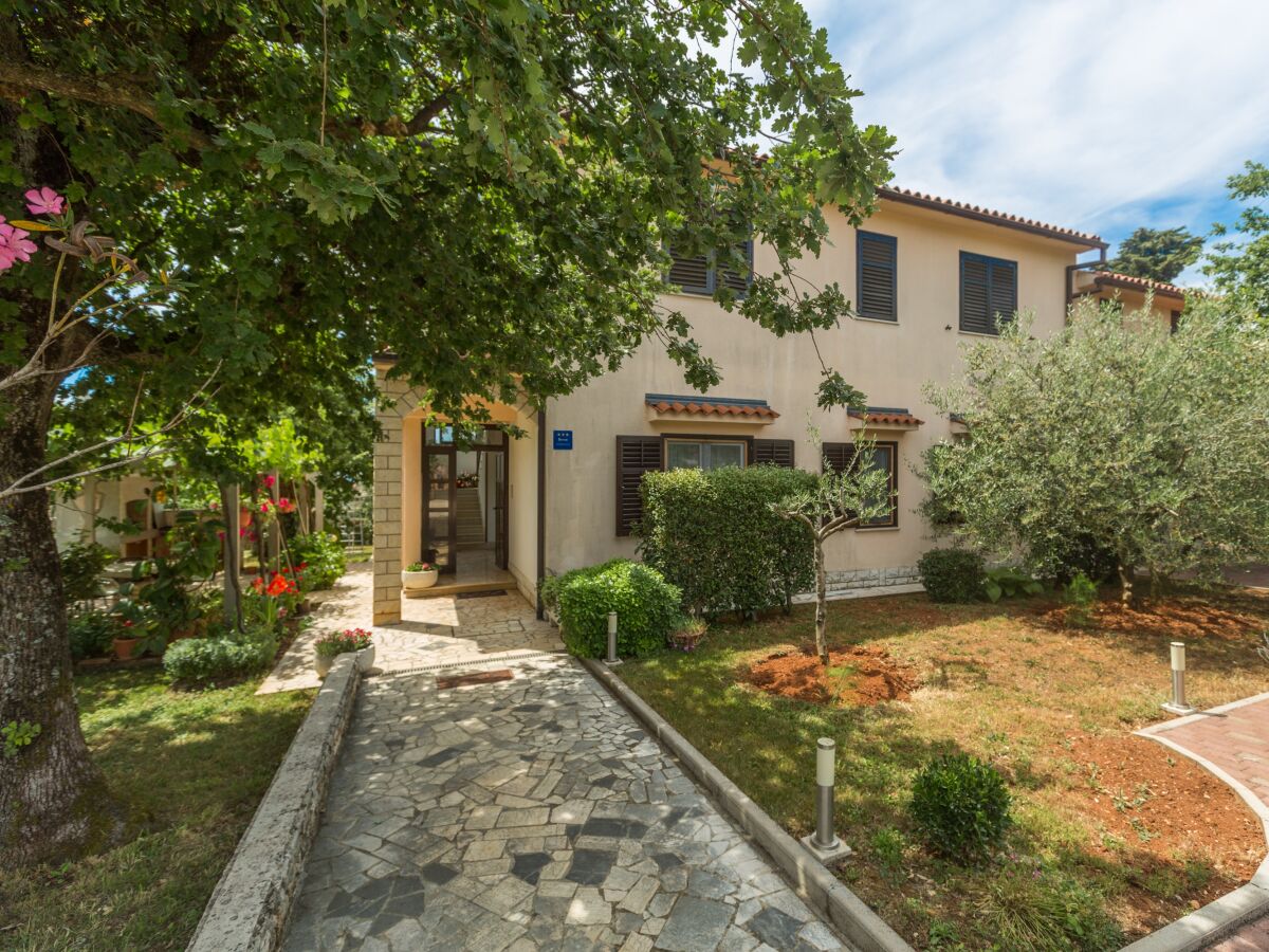 Apartment Two bedroom apartment with terrace Kukci, Poreč A-7166-a - Outdoor photo 4