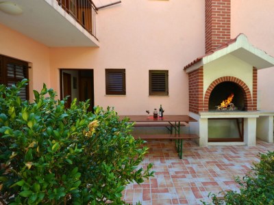 Apartment One bedroom apartment with terrace and sea view Pisak, Omiš A-7521-d - Outdoor photo 7