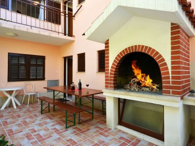 Apartment One bedroom apartment with terrace and sea view Pisak, Omiš A-7521-d - Outdoor photo 8