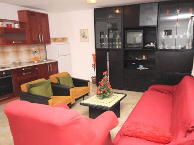 Apartment Three bedroom apartment with terrace Rogoznica A-7541-a - Outdoor photo 11