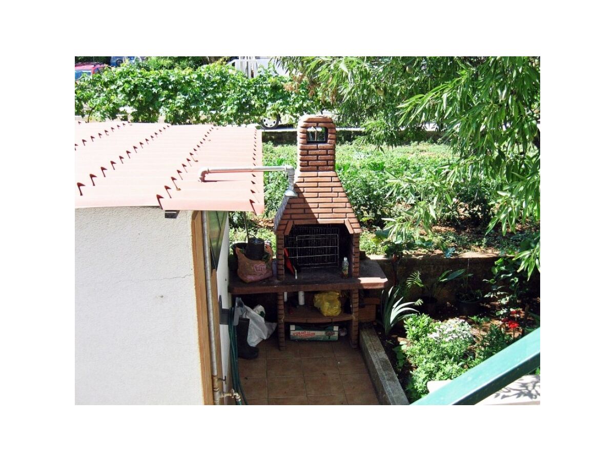 Apartment Three bedroom apartment with terrace Supetar, Brač A-7549-a - Outdoor photo 5