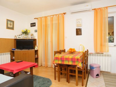 Apartment Three bedroom apartment with terrace Supetar, Brač A-7549-a - Outdoor photo 11