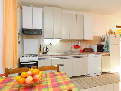 Apartment Three bedroom apartment with terrace Supetar, Brač A-7549-a - Outdoor photo 13