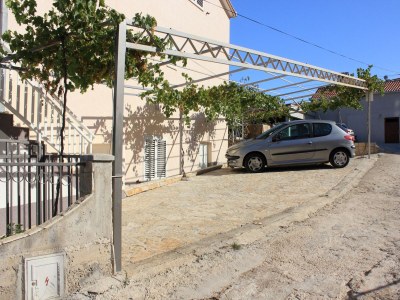 Apartment One bedroom apartment with terrace and sea view Okrug Gornji, Čiovo A-8440-c - Outdoor photo 9