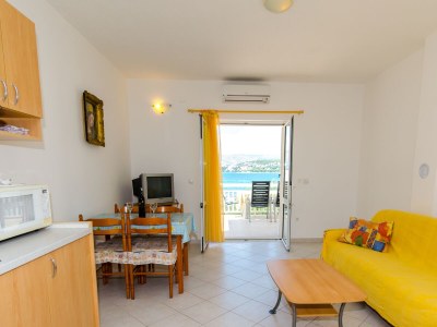 Apartment One bedroom apartment with terrace and sea view Okrug Gornji, Čiovo A-8440-c - Outdoor photo 12