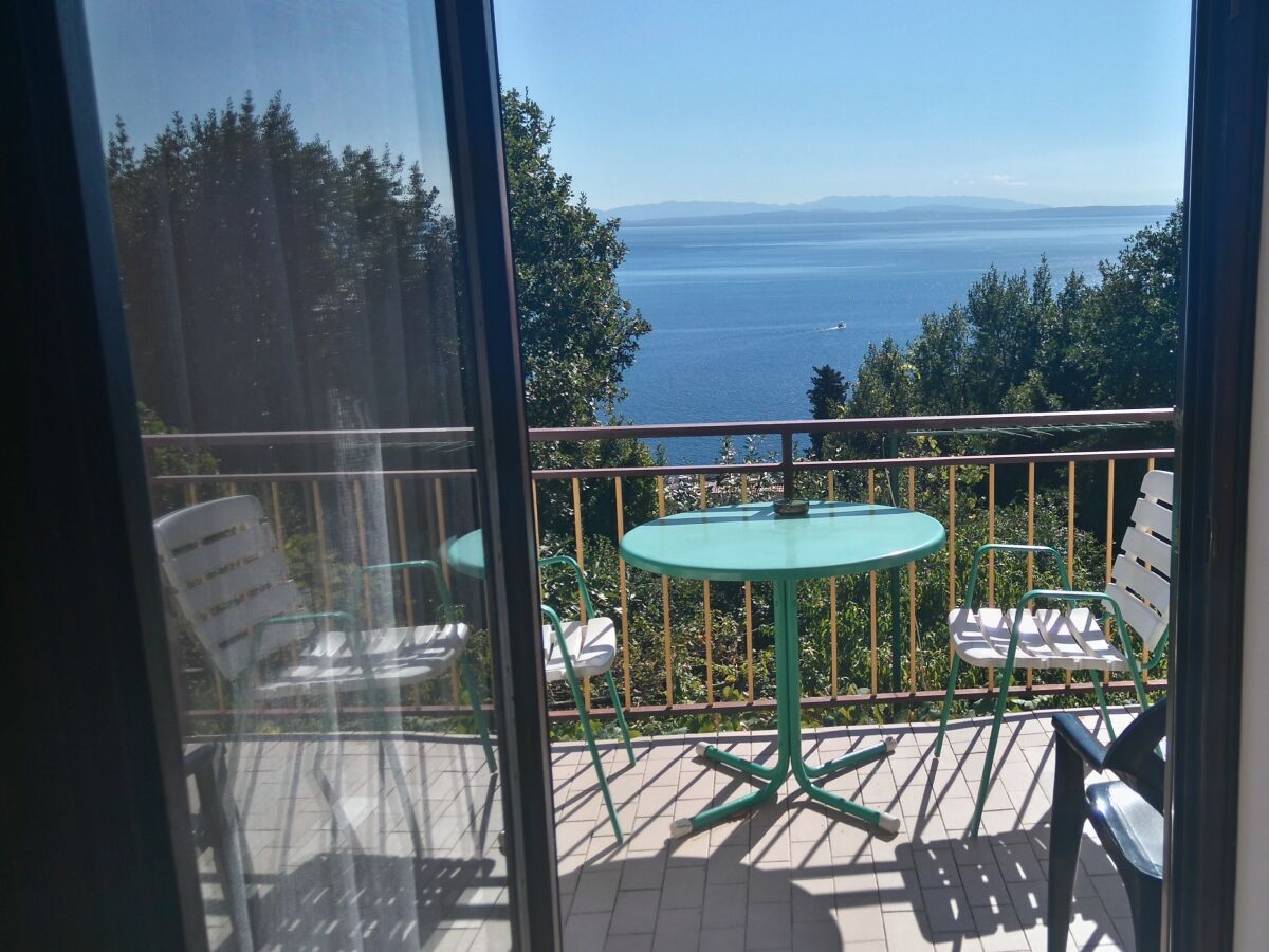 Apartment Four-bedroom apartment with terrace and sea view Ičići, Opatija A-7763-b