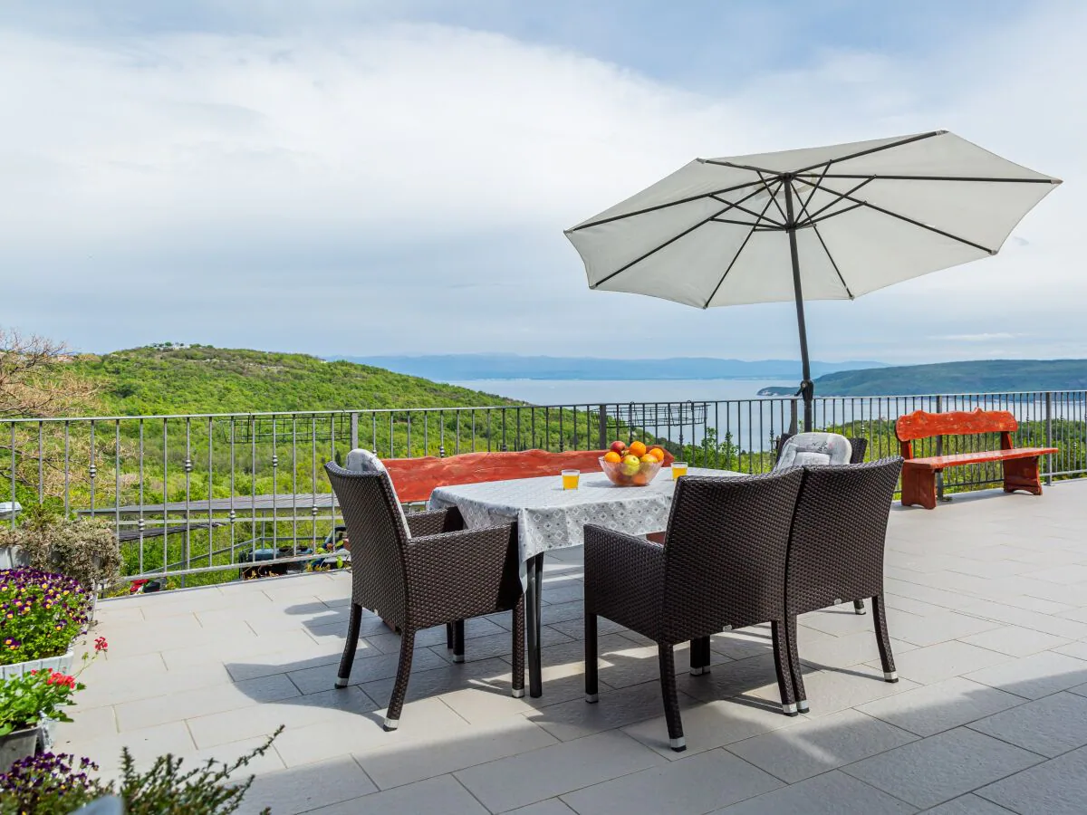 Apartment Two bedroom apartment with terrace and sea view Brseč, Opatija A-7796-b
