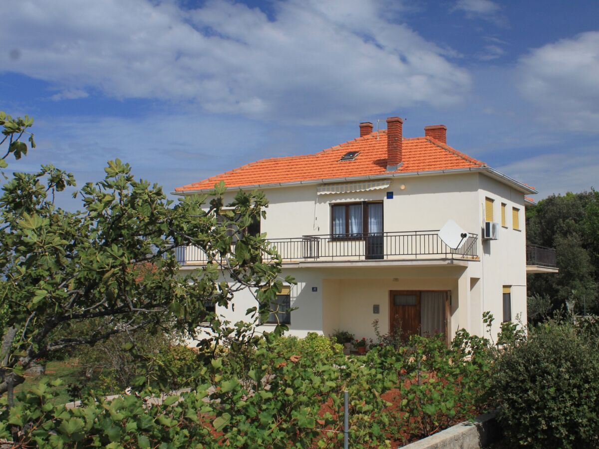 Apartment Three bedroom apartment with terrace and sea view Ugljan A-8493-a - Outdoor photo 4