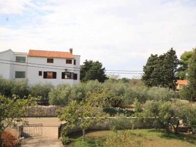 Apartment Three bedroom apartment with terrace and sea view Ugljan A-8493-a - Outdoor photo 43