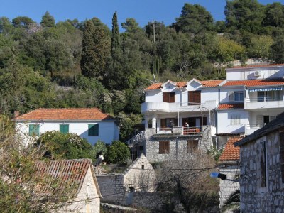 Apartment Two bedroom apartment with terrace and sea view Stomorska, Šolta A-8650-a - Outdoor photo 4