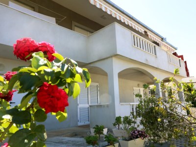 Apartment One bedroom apartment with terrace and sea view Trogir A-8683-a - Outdoor photo 2