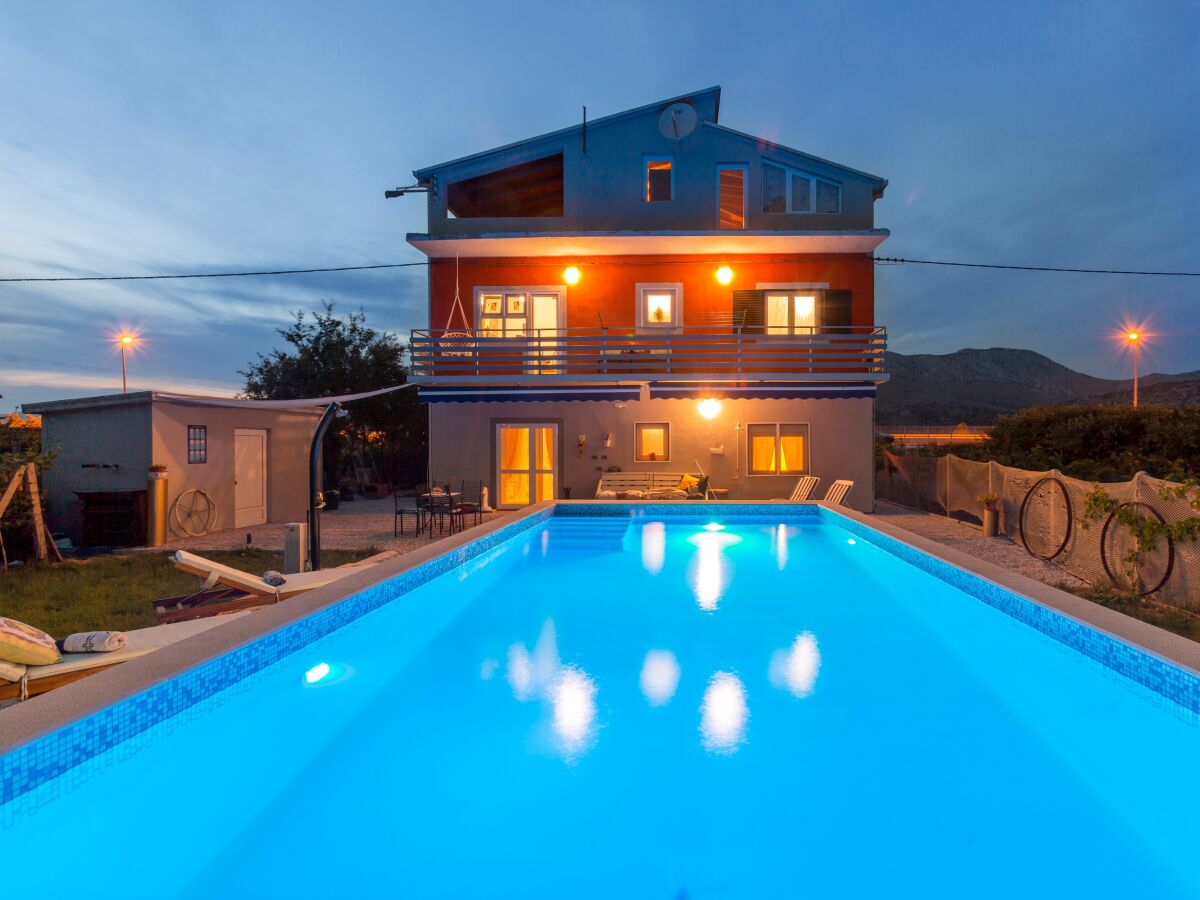 Holiday house Four-bedroom house with terrace Opuzen, Neretva Delta - Ušće Neretve K-8818 - Outdoor photo 3