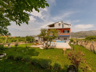 Holiday house Four-bedroom house with terrace Opuzen, Neretva Delta - Ušće Neretve K-8818 - Outdoor photo 12