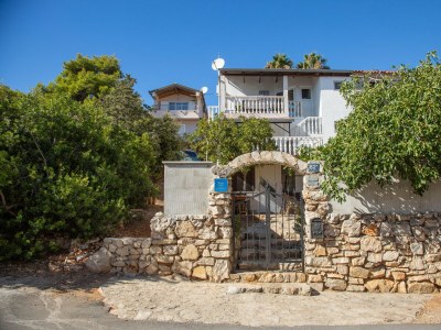 Apartment Two bedroom apartment with terrace and sea view Milna, Vis A-8895-a in Vis - Apartment