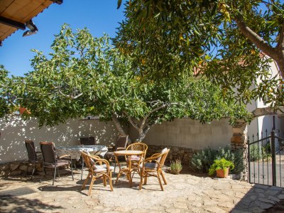 Apartment Two bedroom apartment with terrace and sea view Milna, Vis A-8895-a - Outdoor photo 7