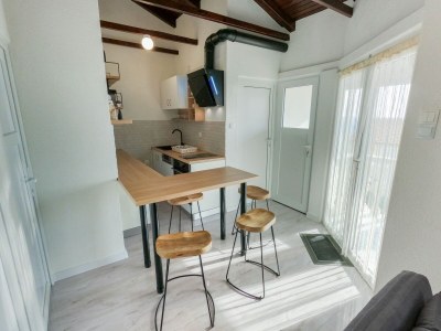 Apartment Two bedroom apartment with terrace and sea view Milna, Vis A-8895-a - Outdoor photo 17