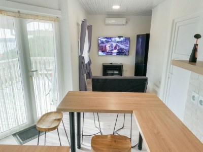 Apartment Two bedroom apartment with terrace and sea view Milna, Vis A-8895-a - Outdoor photo 19