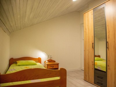 Apartment Two bedroom apartment with terrace and sea view Milna, Vis A-8895-a - Outdoor photo 25