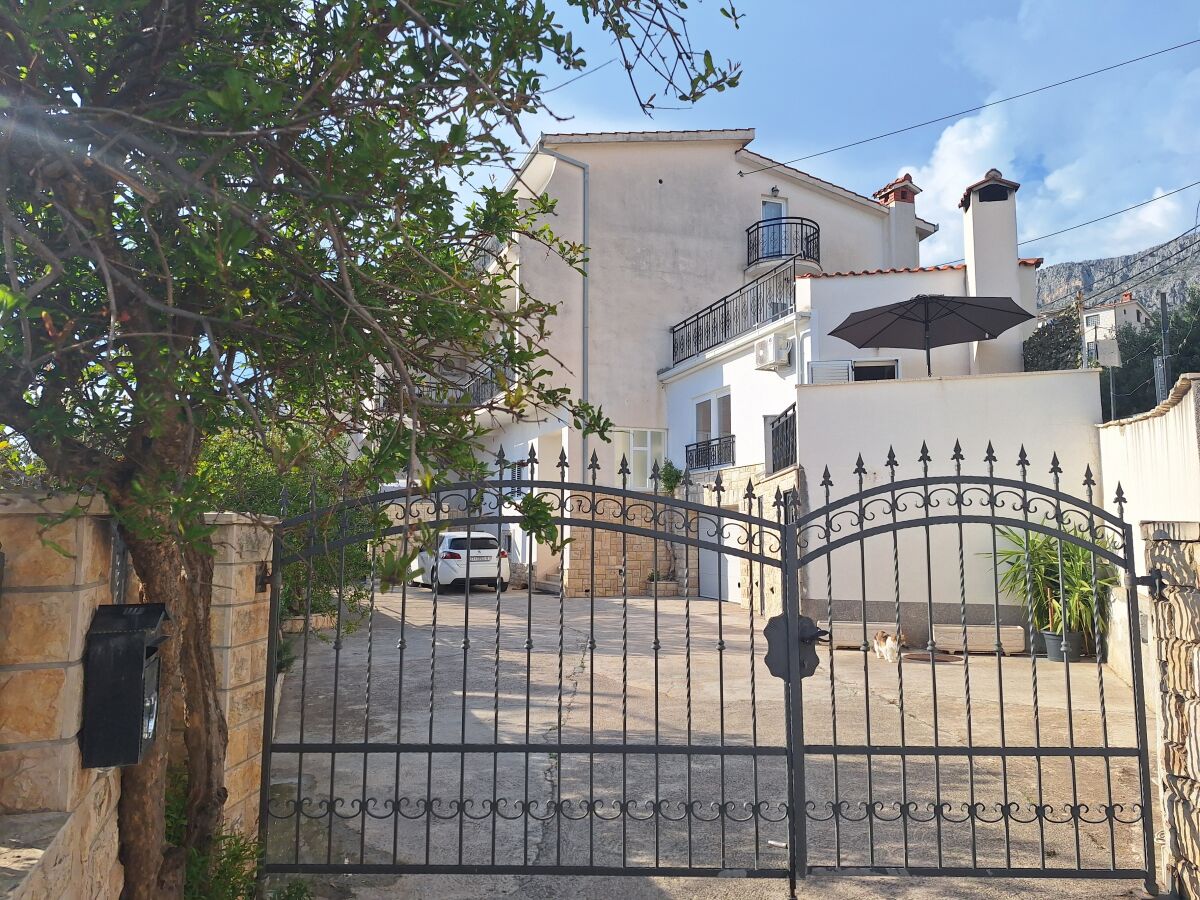 Apartment Studio flat with terrace and sea view Mali Rat, Omiš AS-10014-a - Outdoor photo 3