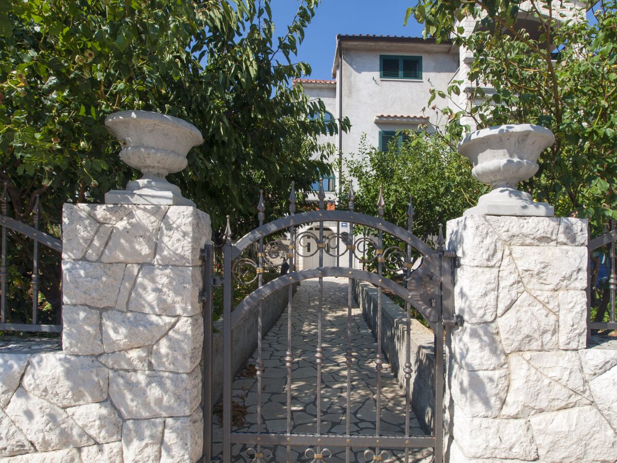 Apartment Two bedroom apartment with terrace and sea view Grebaštica, Šibenik A-11572-b - Outdoor photo 4