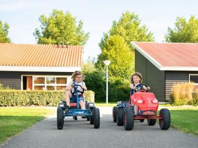 Bungalow For 10 people in the holiday resort Broedershoek - Outdoor photo 8