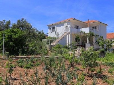 Apartment Apartments by the sea Vinišće, Trogir - 11029 - Outdoor photo 5