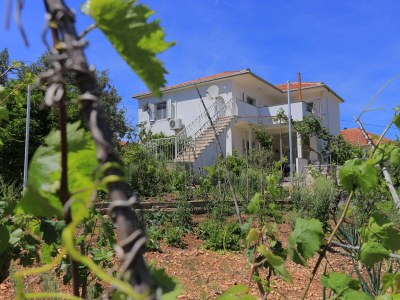Apartment Apartments by the sea Vinišće, Trogir - 11029 - Outdoor photo 15