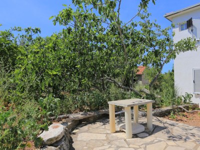 Apartment Apartments by the sea Vinišće, Trogir - 11029 - Outdoor photo 16