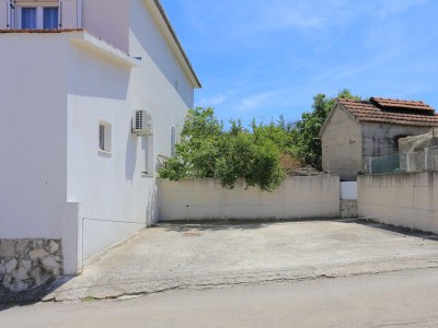 Apartment Apartments by the sea Vinišće, Trogir - 11029 - Outdoor photo 18