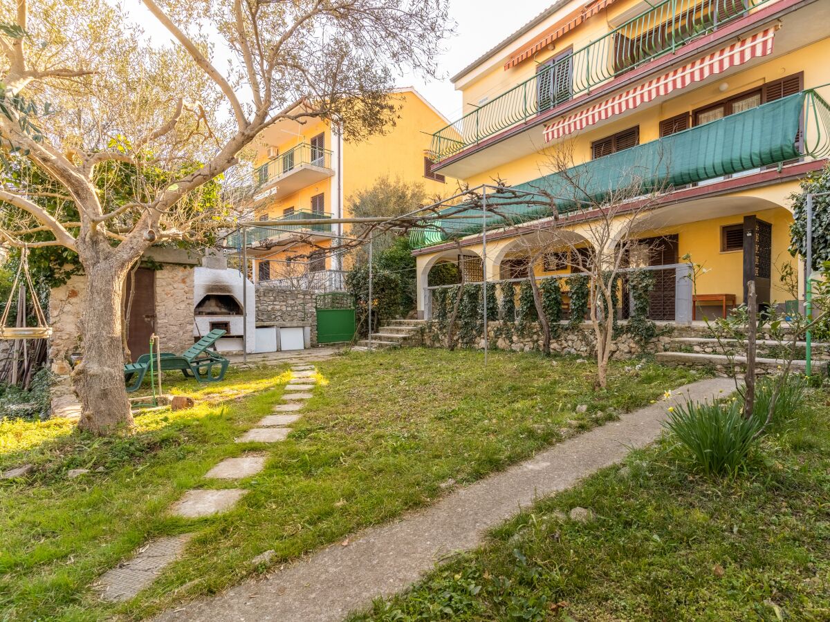 Apartment Two bedroom apartment with terrace Mali Lošinj, Lošinj A-12551-a