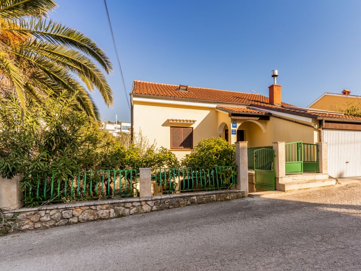 Apartment Two bedroom apartment with terrace Mali Lošinj, Lošinj A-12551-a - Outdoor photo 2